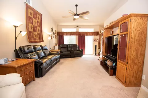 42003 Allan Dr, Lancaster, CA 93536 photo 10