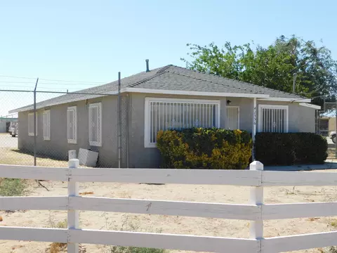 42556 8th St E, Lancaster, CA 93535 photo 4