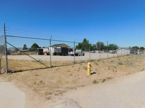 42556 8th St E, Lancaster, CA 93535 photo 1