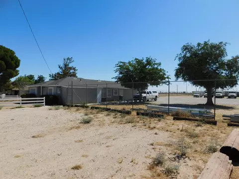 42556 8th St E, Lancaster, CA 93535 photo 5