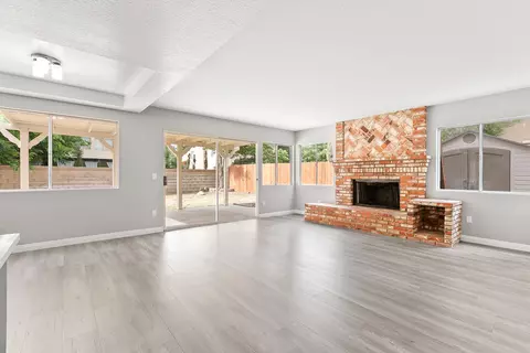 649 Esther Dr, Lancaster, CA 93535 photo 9