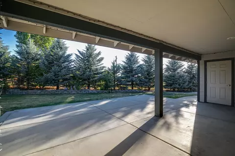 18121 Flare Dr, Tehachapi, CA 93561 photo 18