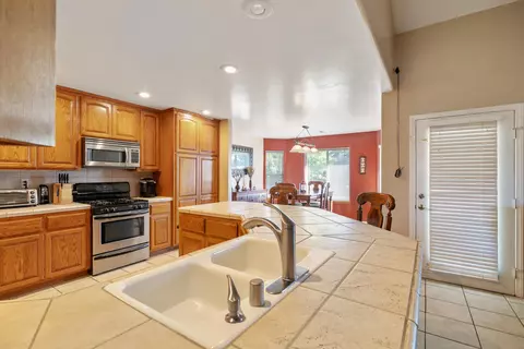 18121 Flare Dr, Tehachapi, CA 93561 photo 11