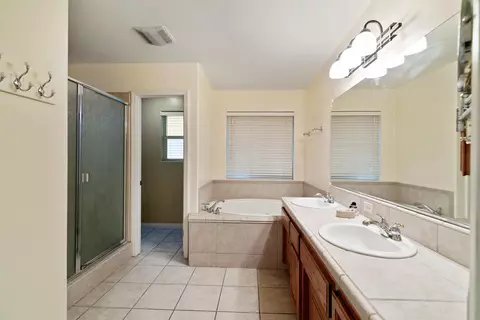 18121 Flare Dr, Tehachapi, CA 93561 photo 17
