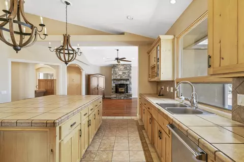 19300 Badger Ct, Tehachapi, CA 93561 photo 8