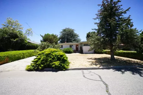 208 B St W, Tehachapi, CA 93561 photo 1