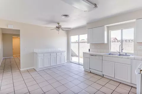 37601 29th St E, Palmdale, CA 93550 photo 3