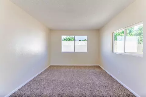 37601 29th St E, Palmdale, CA 93550 photo 8