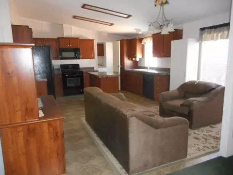 18153 Avenue B, North Edwards, CA 93523 photo 3