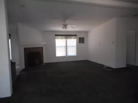 18153 Avenue B, North Edwards, CA 93523 photo 5