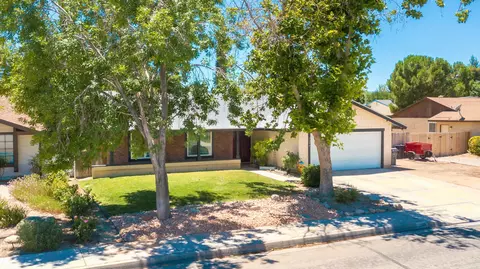 2306 Forry St, Lancaster, CA 93536 photo 2