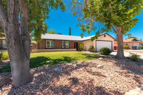 2306 Forry St, Lancaster, CA 93536 photo 1