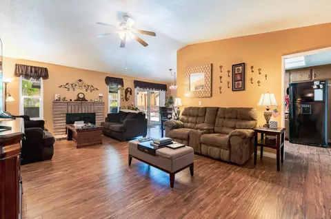 2306 Forry St, Lancaster, CA 93536 photo 6