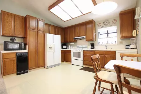 44015 Shad St, Lancaster, CA 93536 photo 7