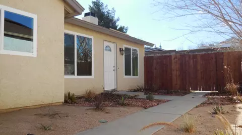2634 Juniper Dr, Palmdale, CA 93550 photo 2