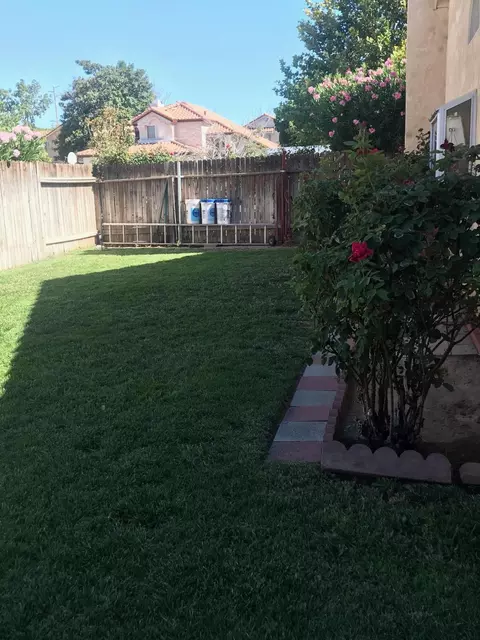 1833 Newgrove St E, Lancaster, CA 93535 photo 15