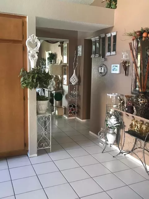 1833 Newgrove St E, Lancaster, CA 93535 photo 5