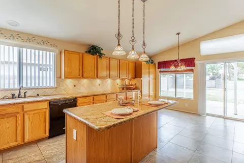 6314 Jonathon St, Lancaster, CA 93536 photo 8