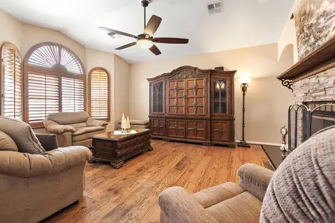 2400 Gibbs Ave, Mojave, CA 93501 photo 3