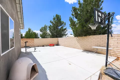 251 Baring St, Lancaster, CA 93535 photo 20