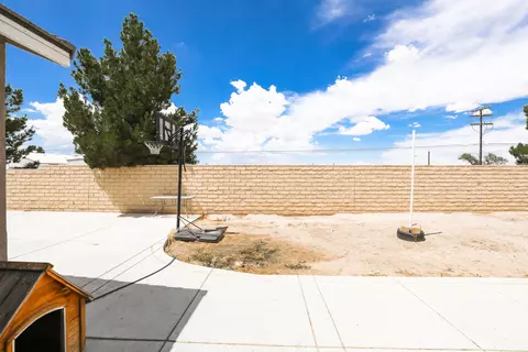 251 Baring St, Lancaster, CA 93535 photo 18