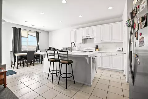 251 Baring St, Lancaster, CA 93535 photo 8