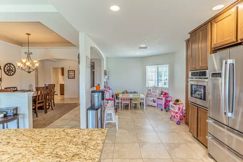 5704 Forry Ct, Lancaster, CA 93536 photo 9