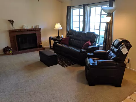 669 Eston Pl, Lancaster, CA 93535 photo 6