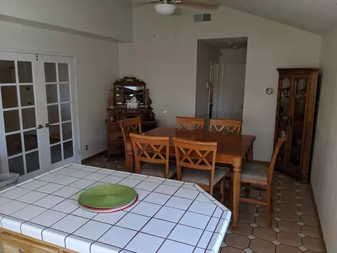 669 Eston Pl, Lancaster, CA 93535 photo 3