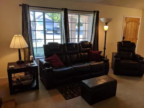 669 Eston Pl, Lancaster, CA 93535 photo 7