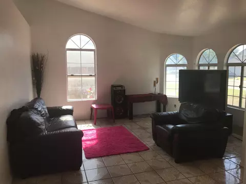 817 Jason Ct, Lancaster, CA 93534 photo 4