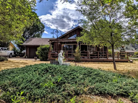 29509 Marina Ct, Tehachapi, CA 93561 photo 1