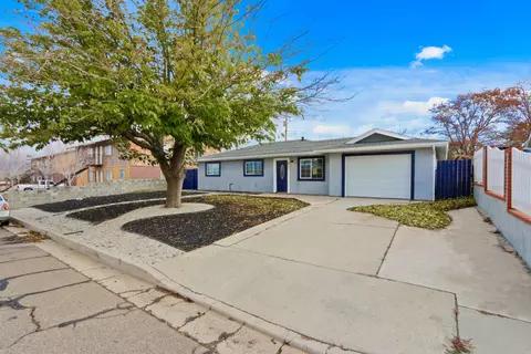 804 Aspen Dr, Tehachapi, CA 93561 photo 1