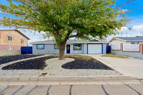 804 Aspen Dr, Tehachapi, CA 93561 photo 2