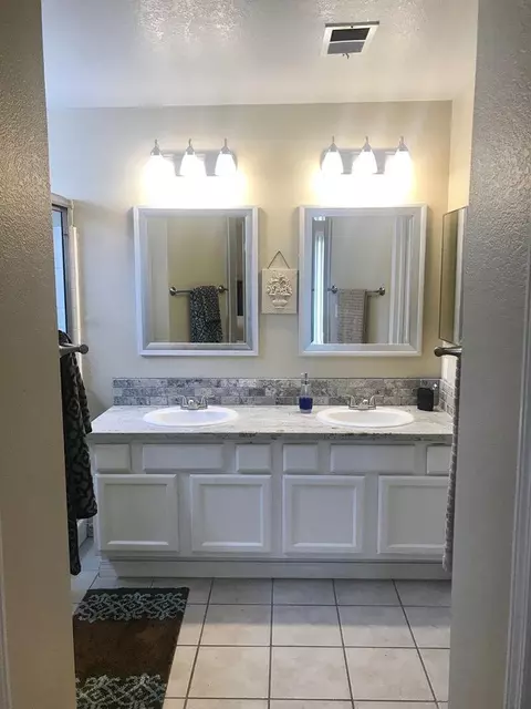 44234 Hampton St, Lancaster, CA 93536 photo 12