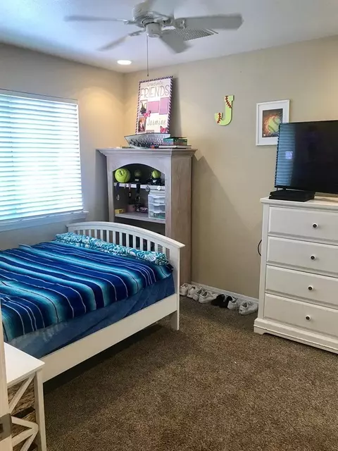 44234 Hampton St, Lancaster, CA 93536 photo 9