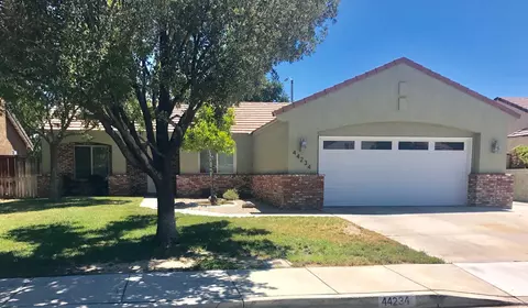 44234 Hampton St, Lancaster, CA 93536 photo 1