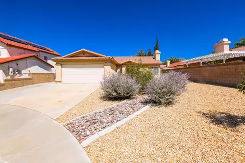 44114 Hunter Ct, Lancaster, CA 93536 photo 3