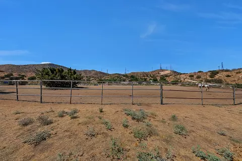 130 Juniper Ridge Ln W, Palmdale, CA 93550 photo 22
