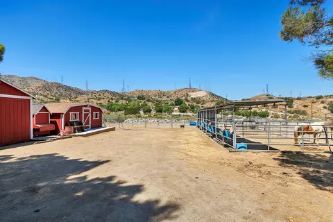 130 Juniper Ridge Ln W, Palmdale, CA 93550 photo 16