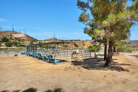 130 Juniper Ridge Ln W, Palmdale, CA 93550 photo 18
