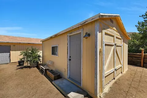 130 Juniper Ridge Ln W, Palmdale, CA 93550 photo 14
