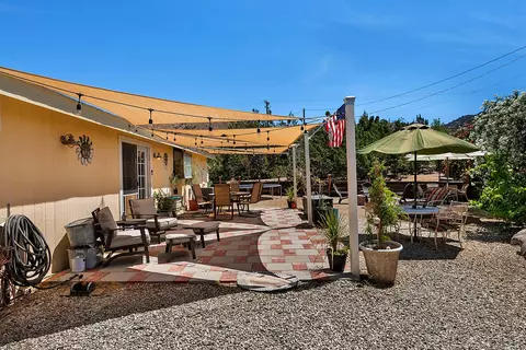 130 Juniper Ridge Ln W, Palmdale, CA 93550 photo 2