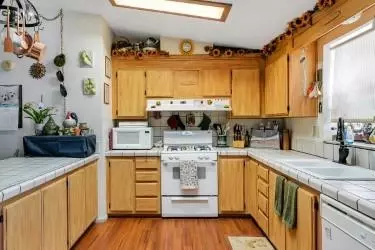 130 Juniper Ridge Ln W, Palmdale, CA 93550 photo 7