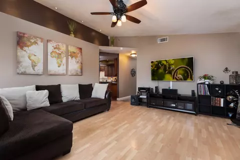 45901 Suffolk Dr, Lancaster, CA 93535 photo 3