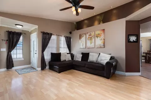 45901 Suffolk Dr, Lancaster, CA 93535 photo 5