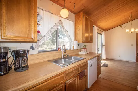 24101 Martingale Way, Tehachapi, CA 93561 photo 9