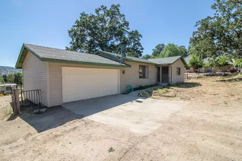 24101 Martingale Way, Tehachapi, CA 93561 photo 2