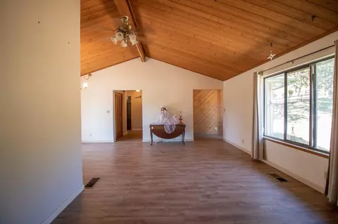 24101 Martingale Way, Tehachapi, CA 93561 photo 13