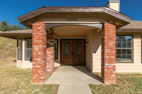 24550 Hart Dr, Tehachapi, CA 93561 photo 3